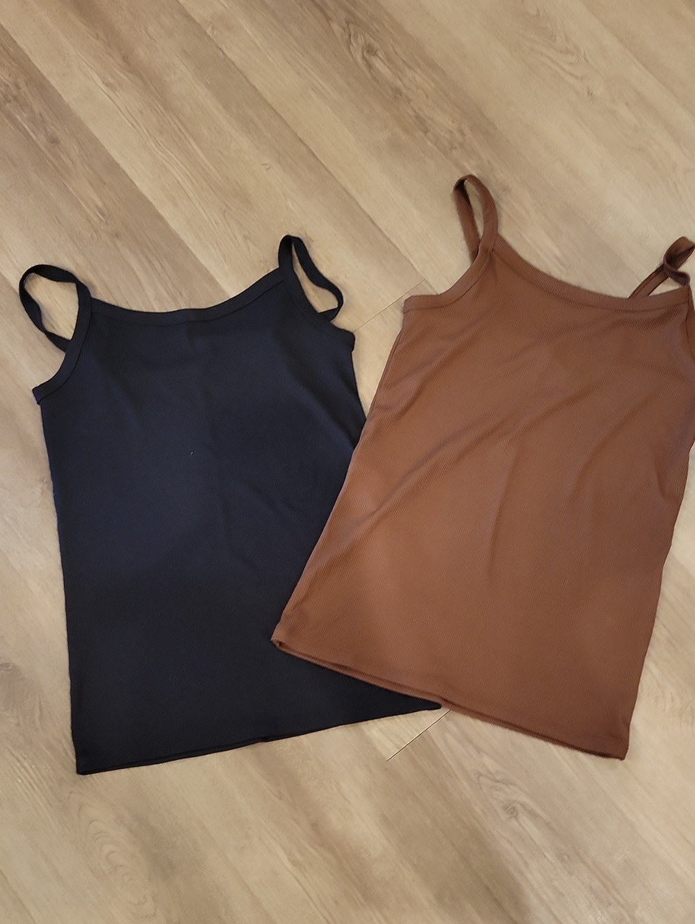 Like New Womens No Boundaries Tank Bundle